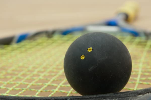 Squash-ball-and-racquet